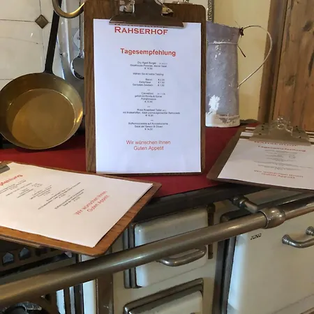 מלון Rahserhof 2*