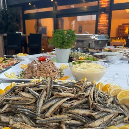 מלון Rahserhof 2*