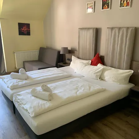 Rahserhof 2* ויארסן