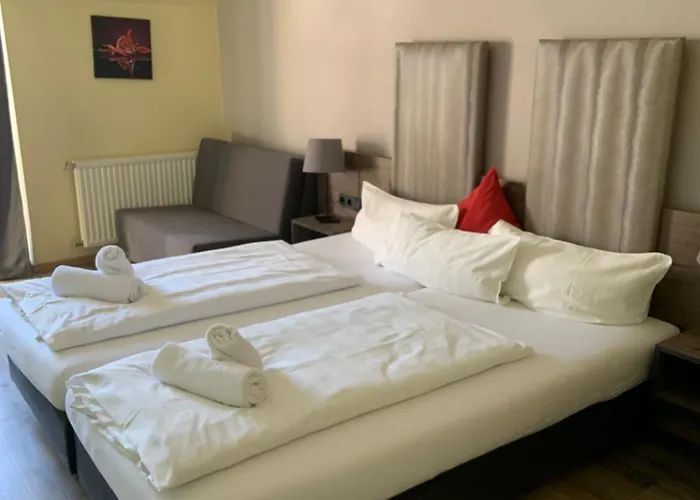 拉塞霍夫酒店 2* 菲尔森